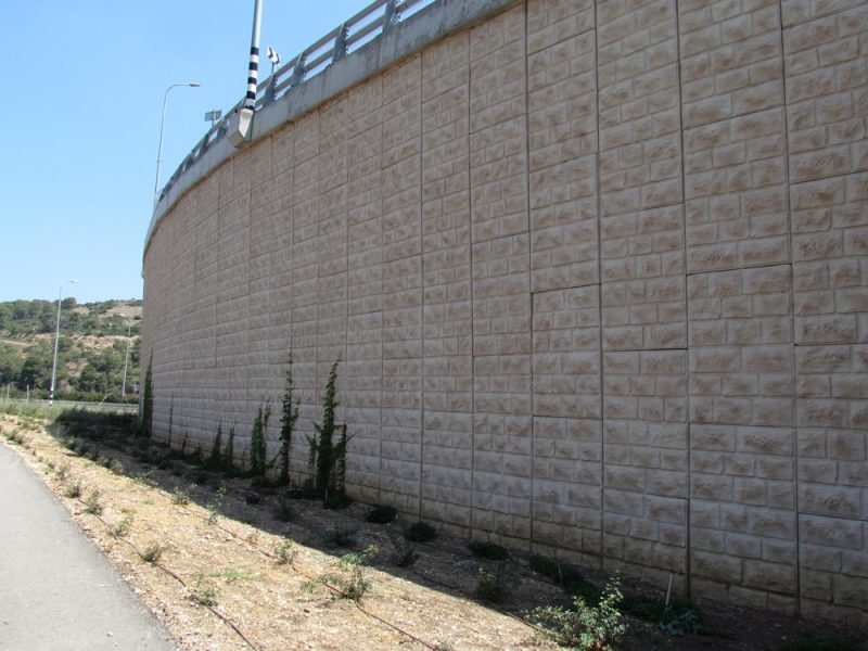 BARAK-wall-road-70-03