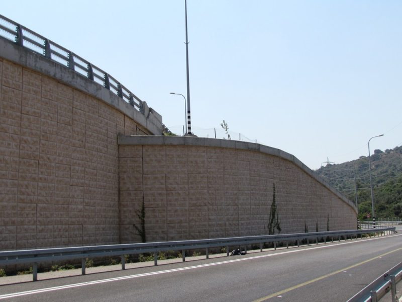 BARAK-wall-road-70-05
