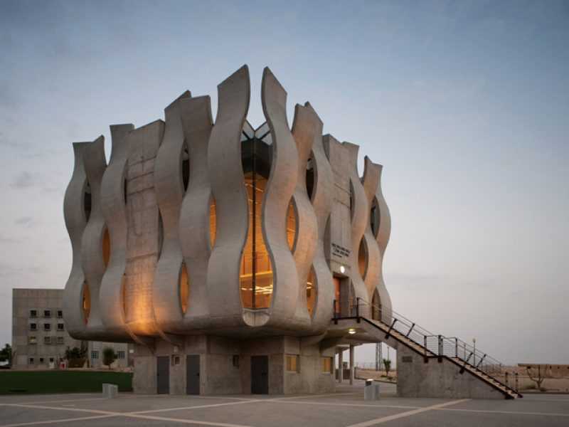 in_pic1_12839606312178