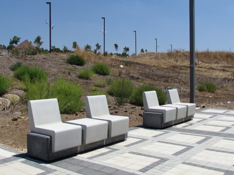 kala-alon-concrete-benches-01