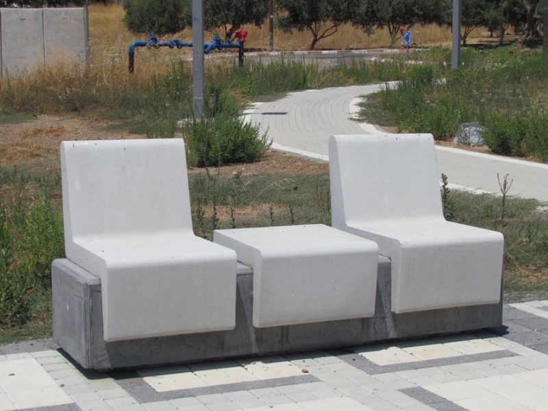 kala-alon-concrete-benches-05