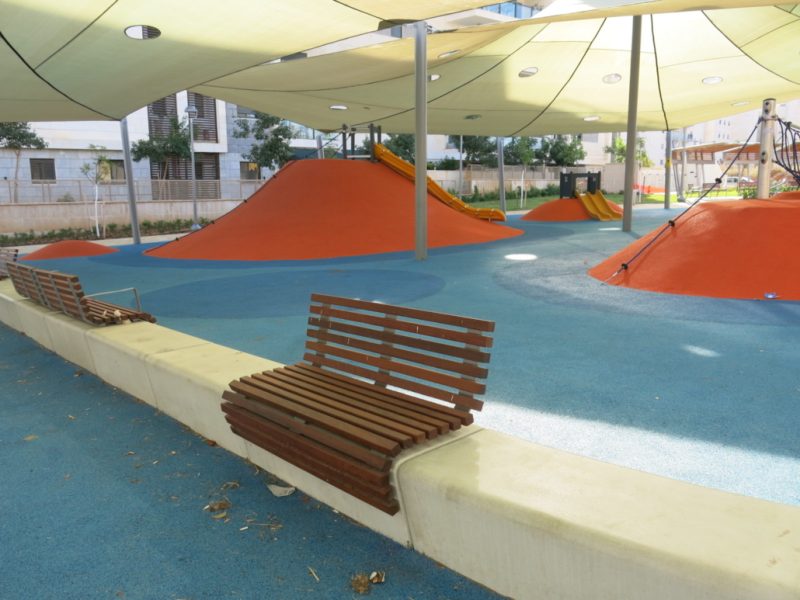 פארק-רחובות-ספסלי-תבור-מעוגלים-2-1030x773